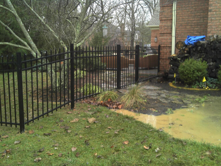 Aluminum Fences Built for Strength, Style & Long‑Term Value - Roark Fencing Aluminum Fence